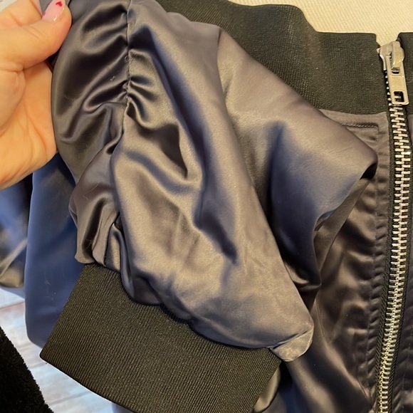 Satin off the shoulder jacket - XL - Picture 4 of 5